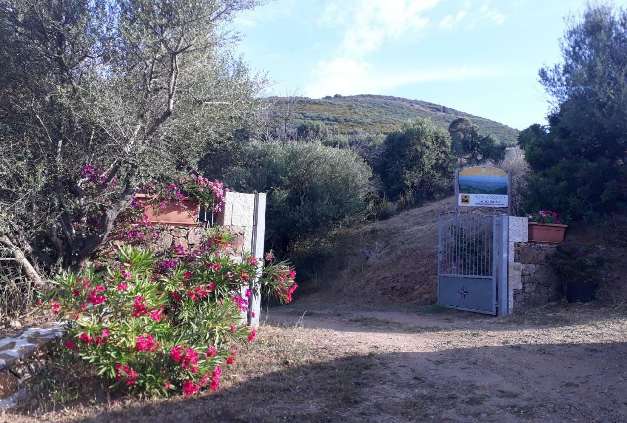 Azienda Agrituristica La Janna Di La Faj Budoni Ngoại thất bức ảnh